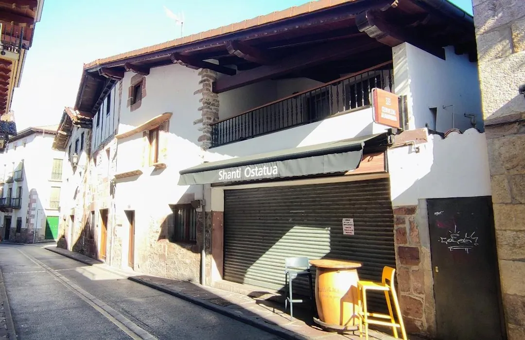 VIVIENDA RURAL PEROTXENEA LANDETXEA - una casa rural con jardín y barbacoa ideal para grupos y familias que quieren descubrir y disfrutar el norte de Navarra-1